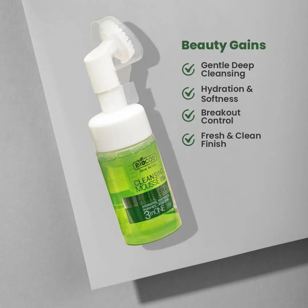 Aloe Vera Face Wash Mousse - Refreshing Cleanser with Vitamin E & Pro-Vitamin B5, Deep Pore Cleansing, Hydrates & Fights Breakouts, Soft & Glowing Skin - 120ml