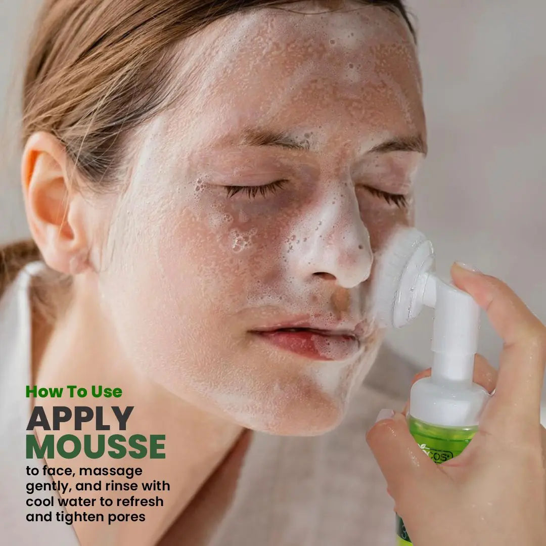 Aloe Vera Face Wash Mousse - Refreshing Cleanser with Vitamin E & Pro-Vitamin B5, Deep Pore Cleansing, Hydrates & Fights Breakouts, Soft & Glowing Skin - 120ml